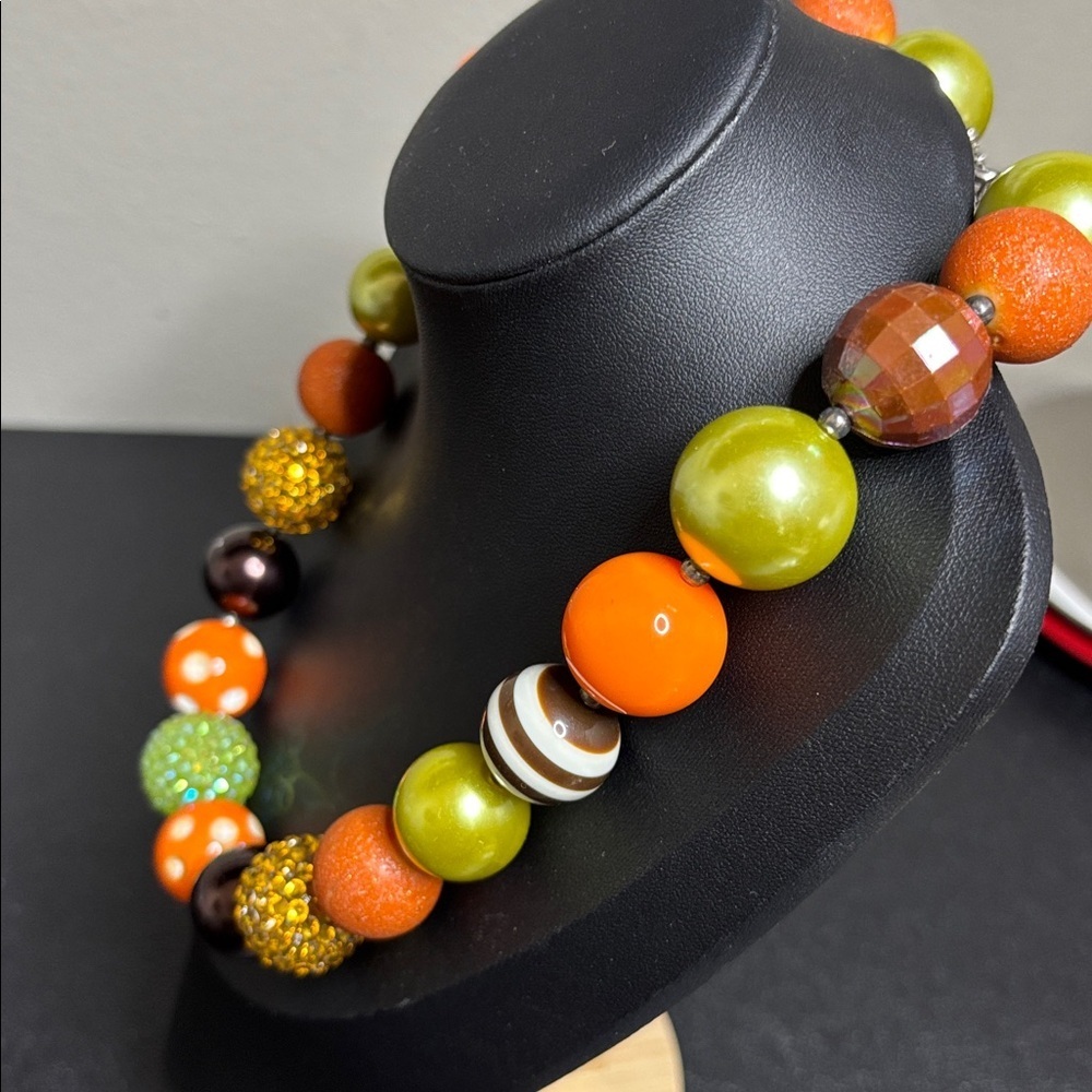 Palest Pink Polka Dot Chunky Beaded Fall Harvest Statement Dot Necklace - Picture 2 of 7